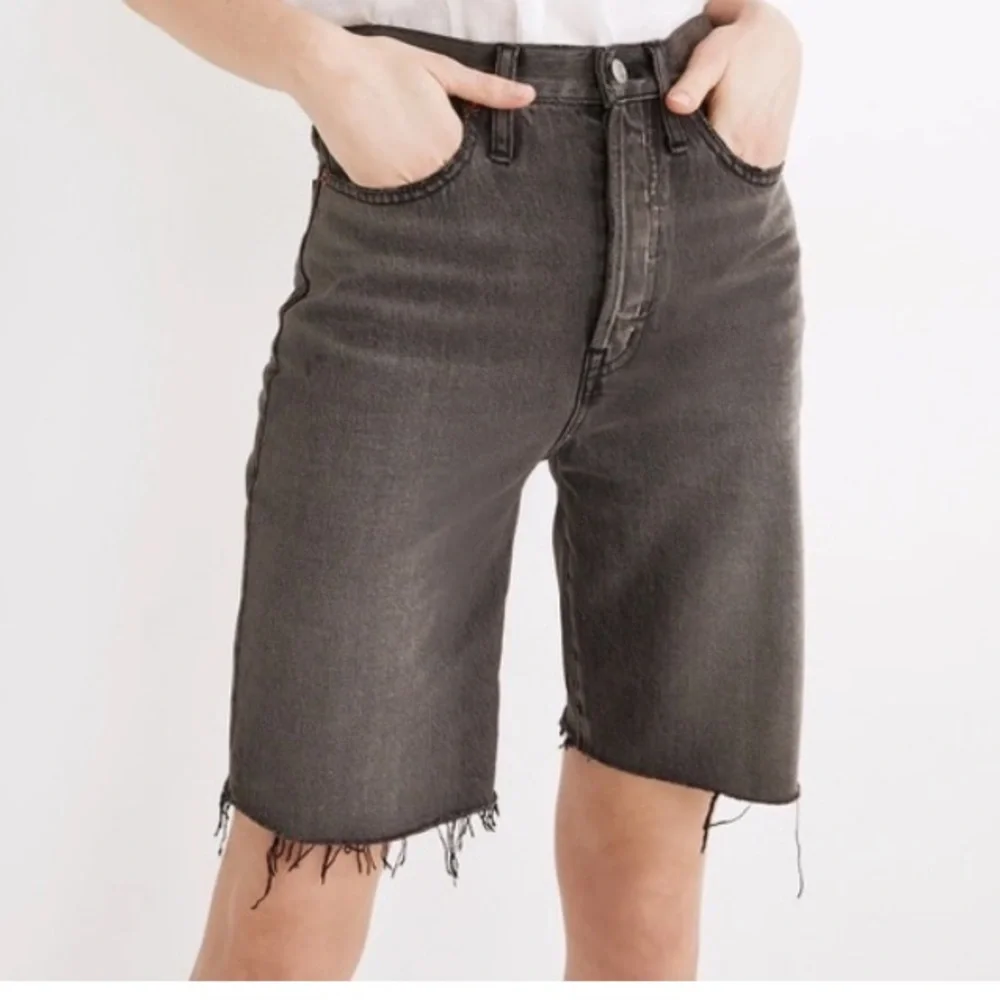 Madewell | High-Rise Long Denim Shorts in Bronxdale Wash Size 25 Style MC657‎